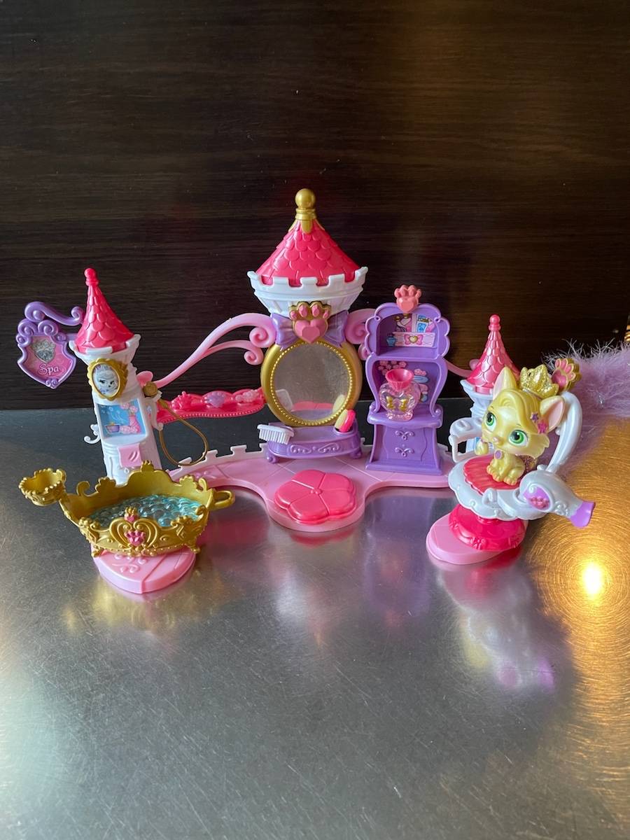 Vends salon de beauté Disney Princesse Palace Pets
