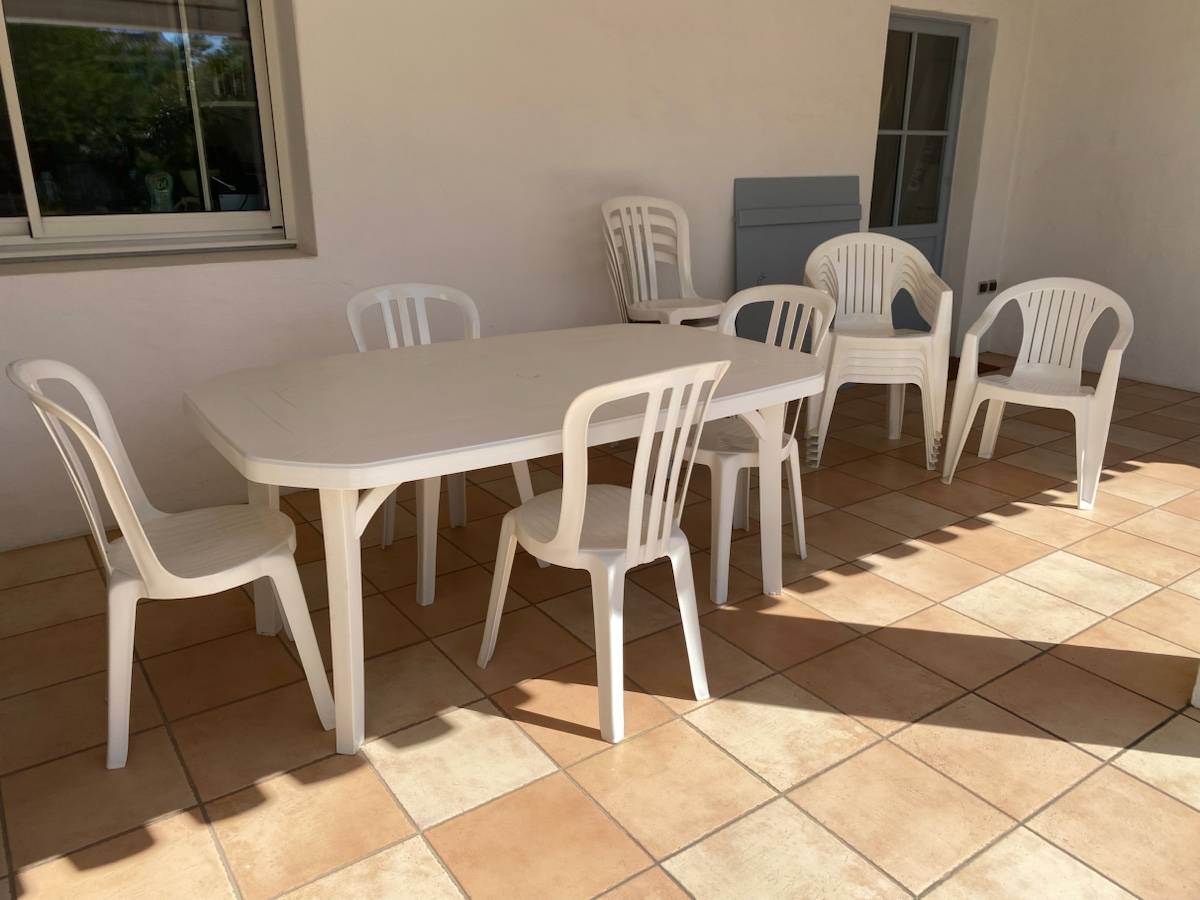 Salon de jardin GROSFILLEX : table, rallonge, chaises et fauteuils