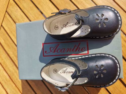 Sandale acanthe taille 19