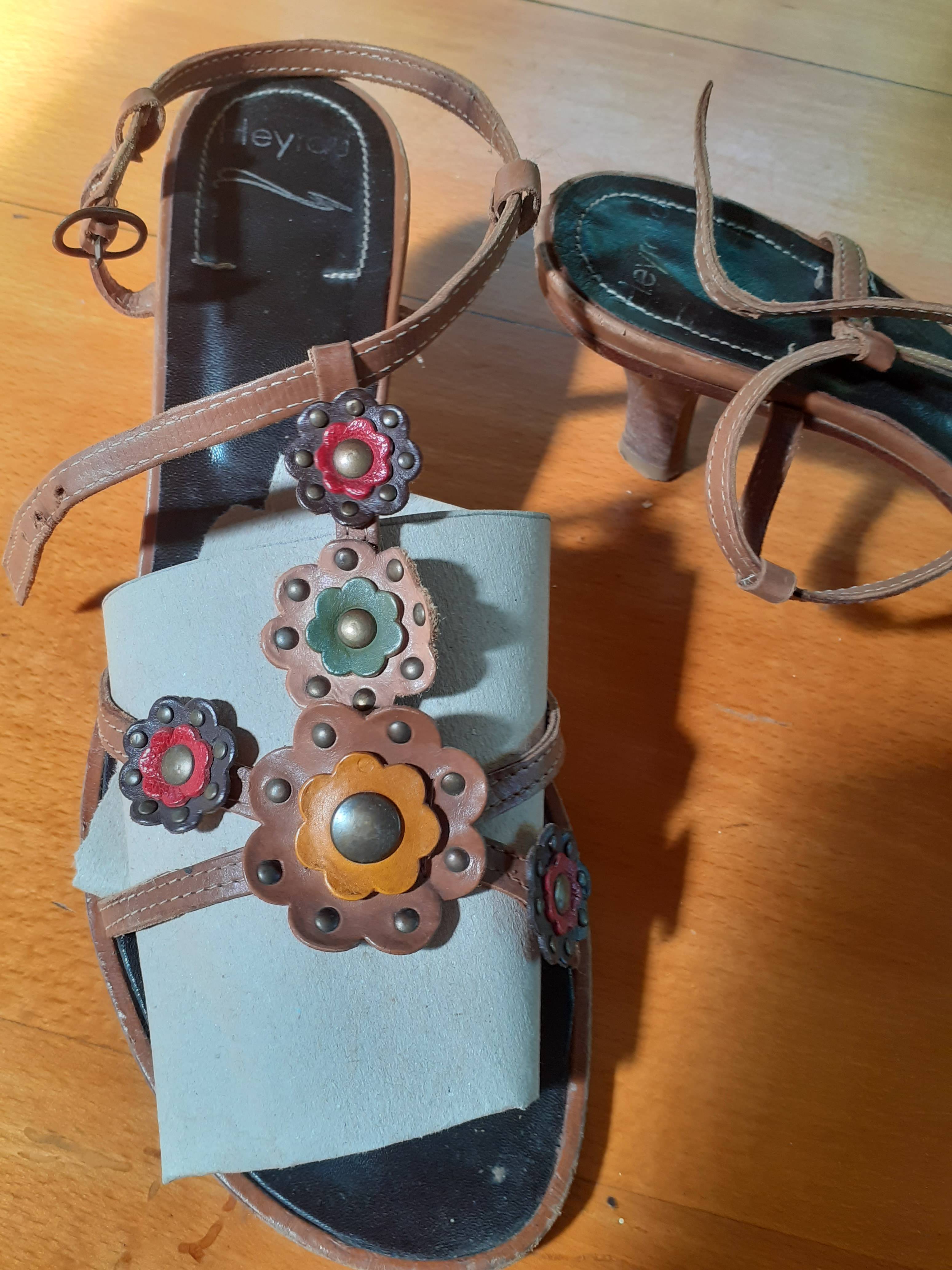 Vends jolies sandales - Pointure 39