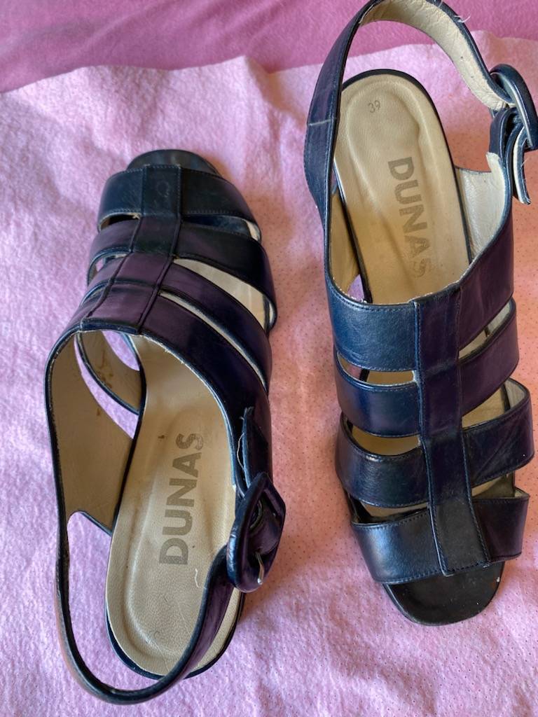 Sandales en cuir bleu marine - Pointure 39