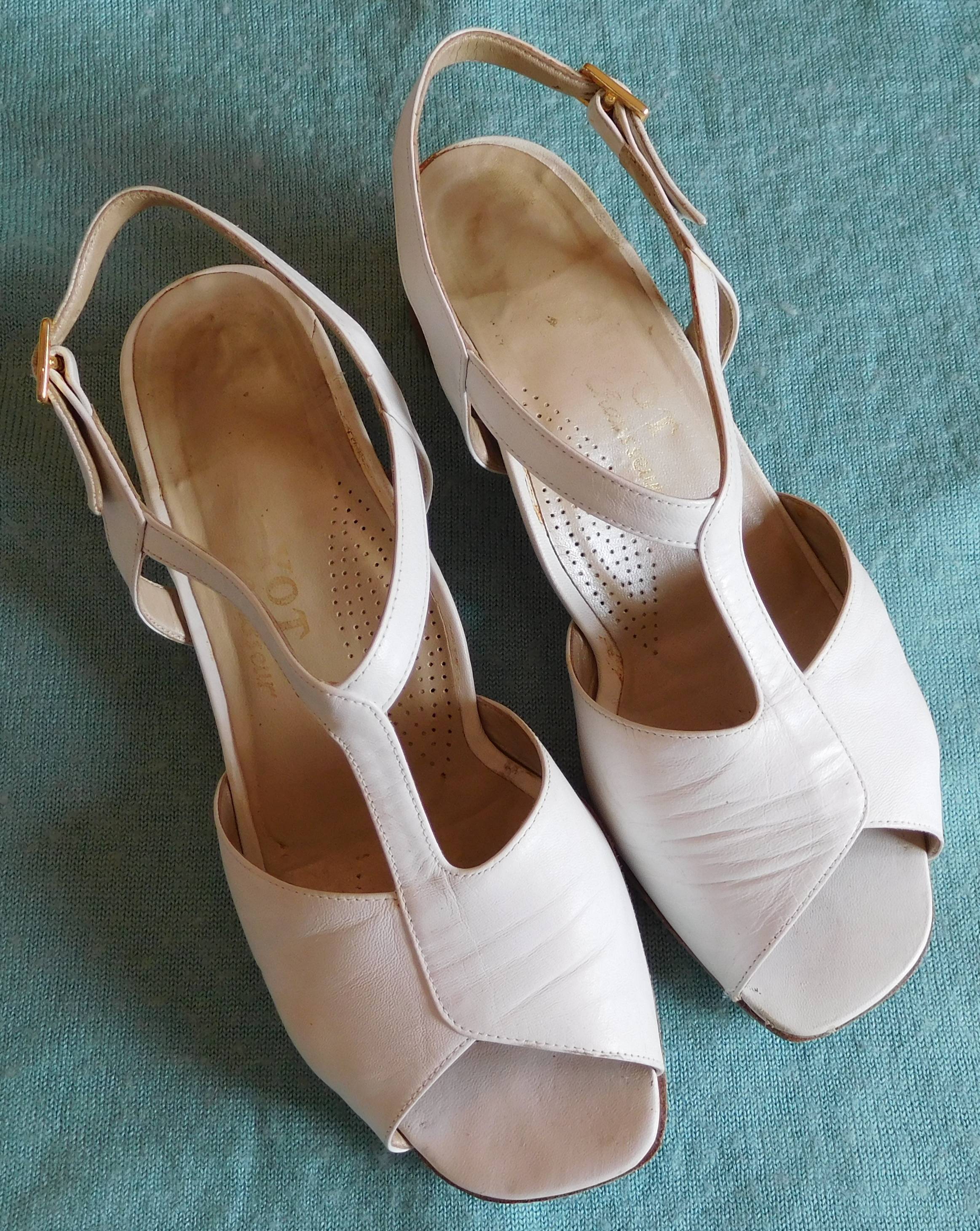 Sandales / nu-pieds (blanc) Pointure 37,5