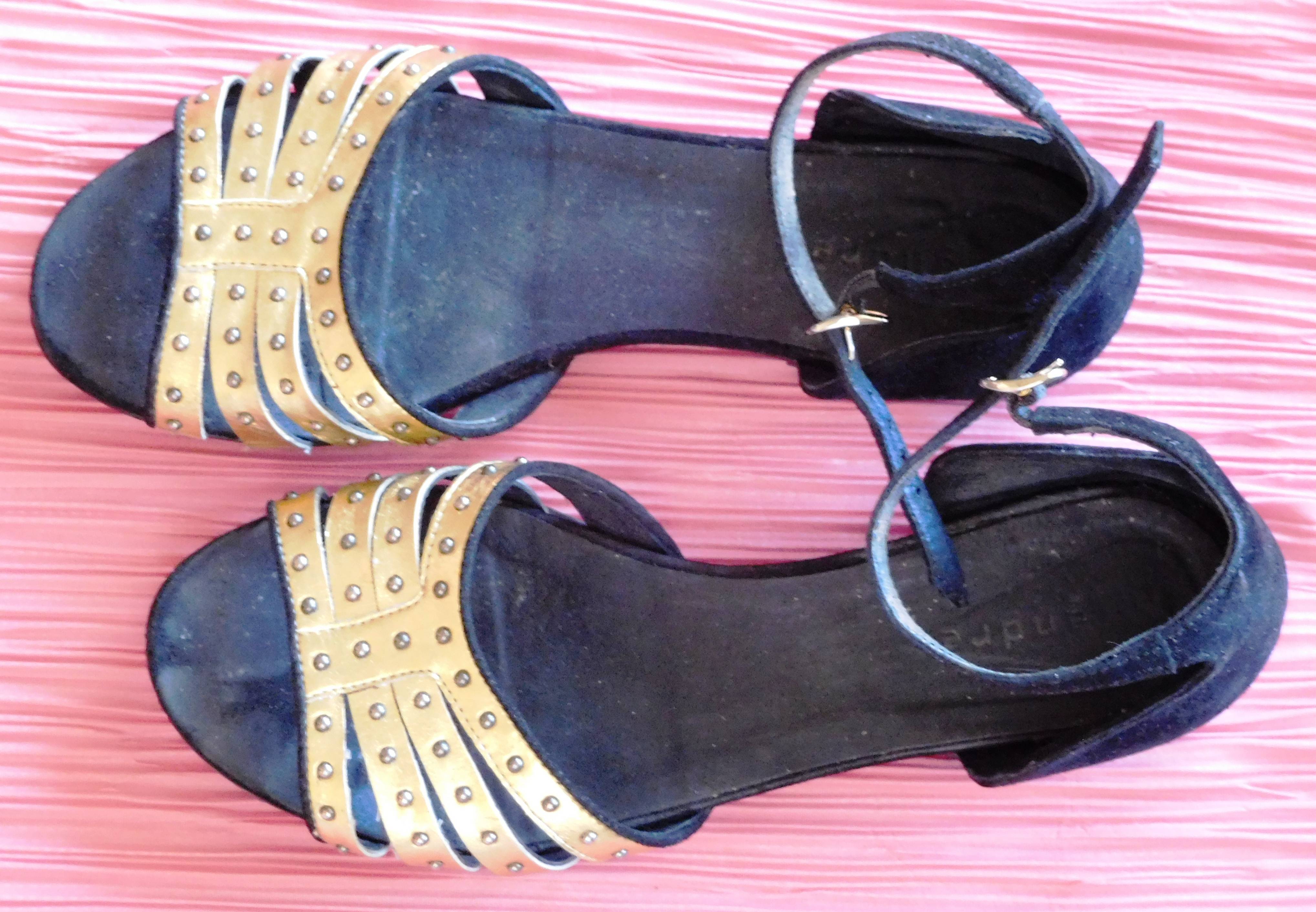 Sandales plates femme (noir et or) - Pointure 38