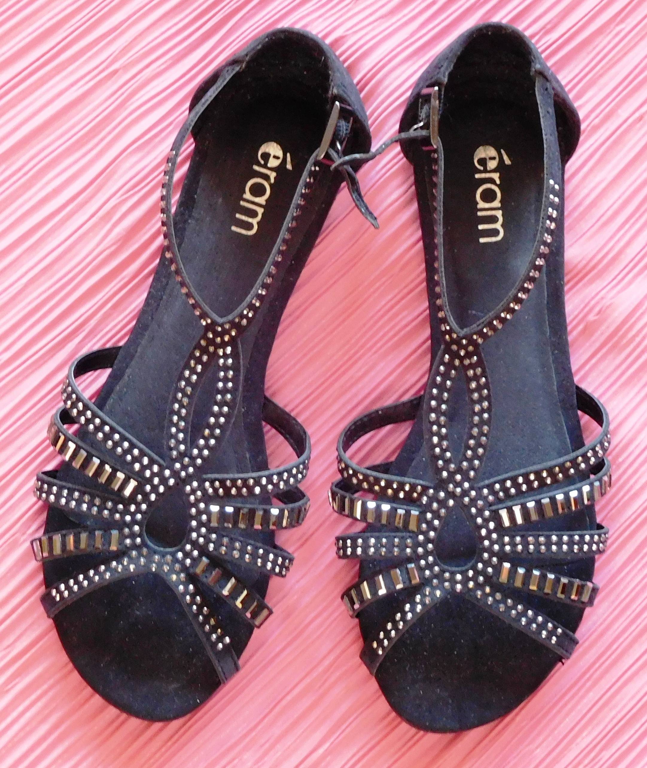 Sandales plates femme (noir avec strass argent), pointure 38