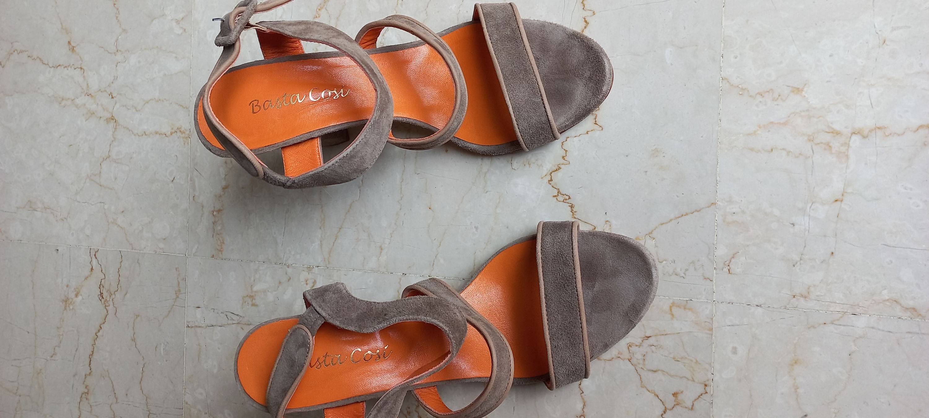 Vends sandales à talons
