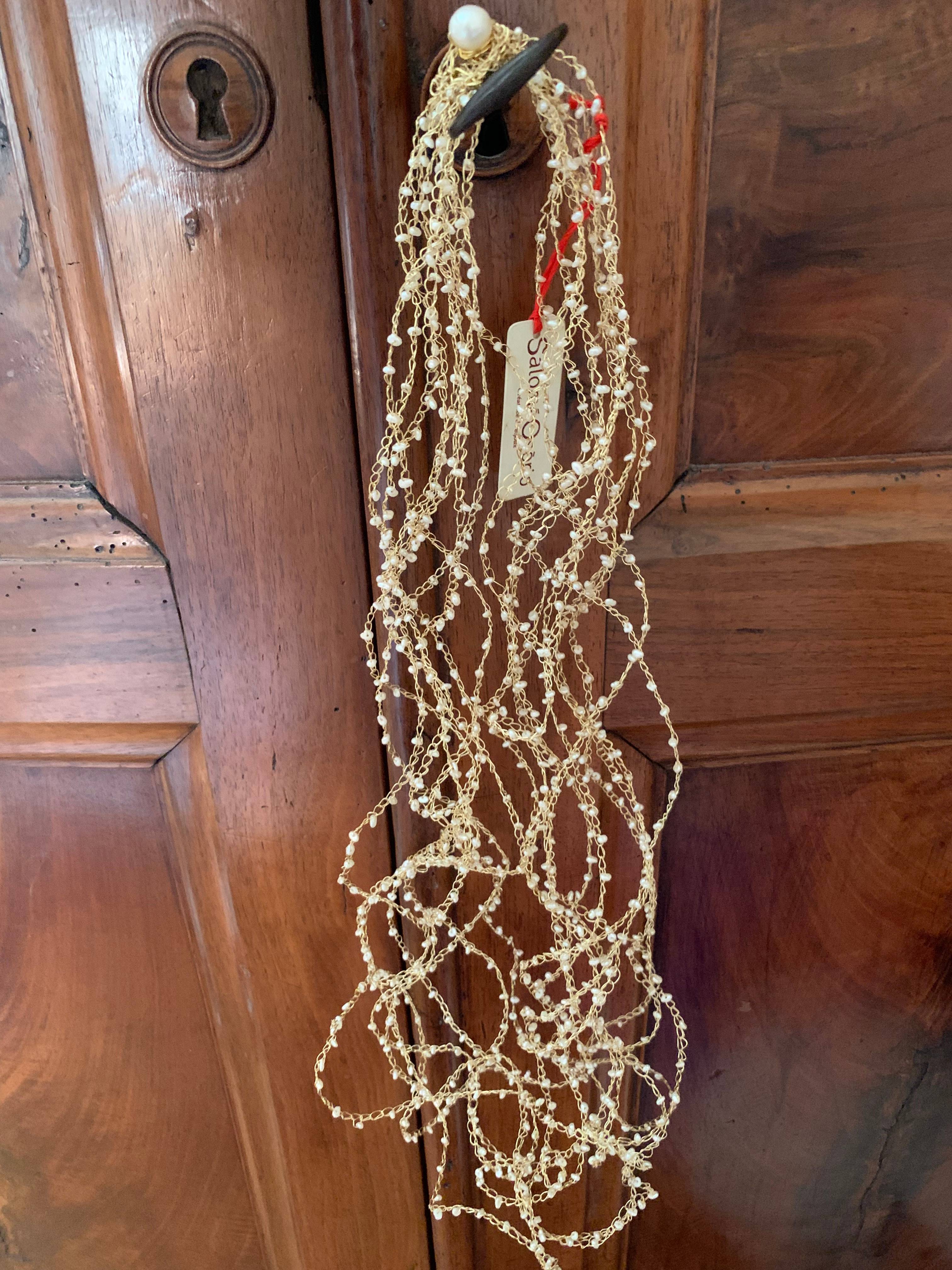Sautoir crocheté de perles multirangs