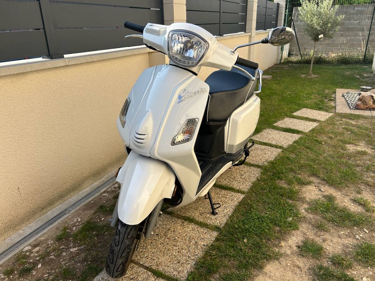 Vends scooter 50 cm3 Ksr, 2020, 9500km