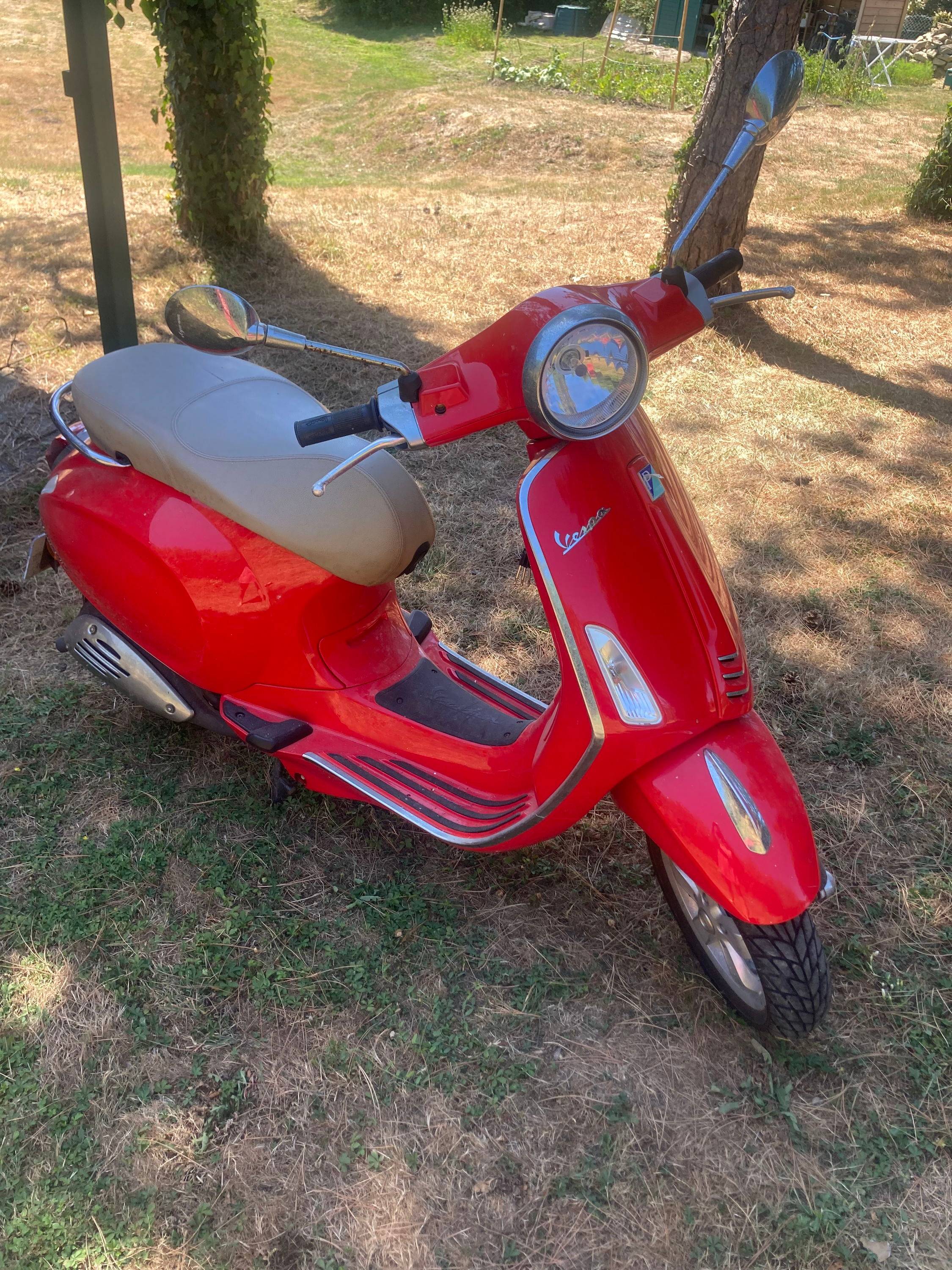 Vends Vespa Primavera, 2016, 2360km