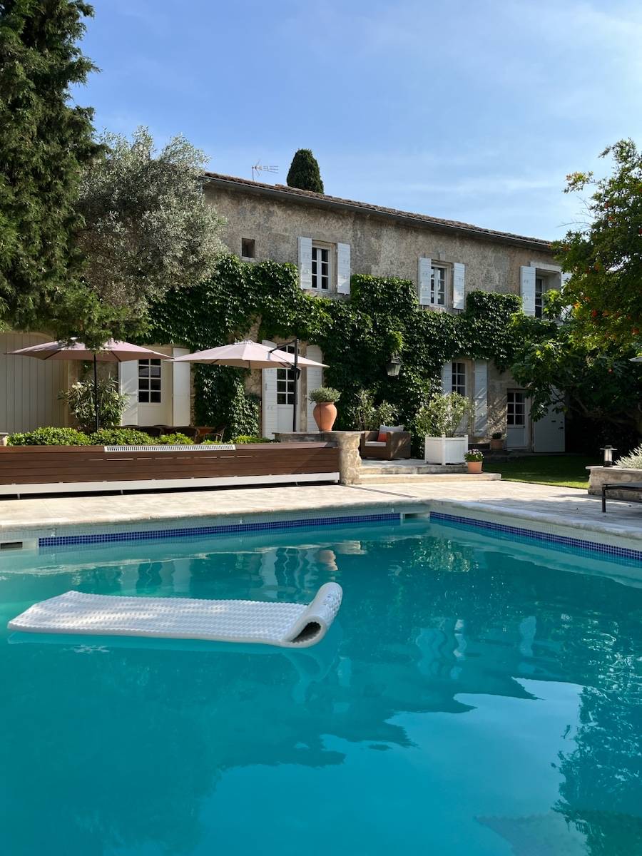 Loue 1 à 4 chambres d’hôtes dans les Alpilles à Fontvieille