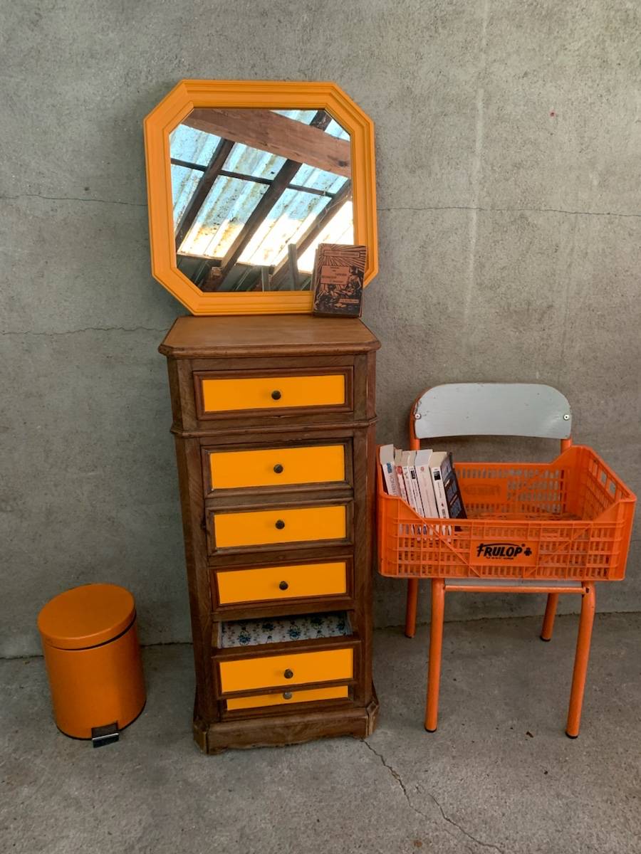 Vends chiffonier / semainier de 6 jours - couleur orange
