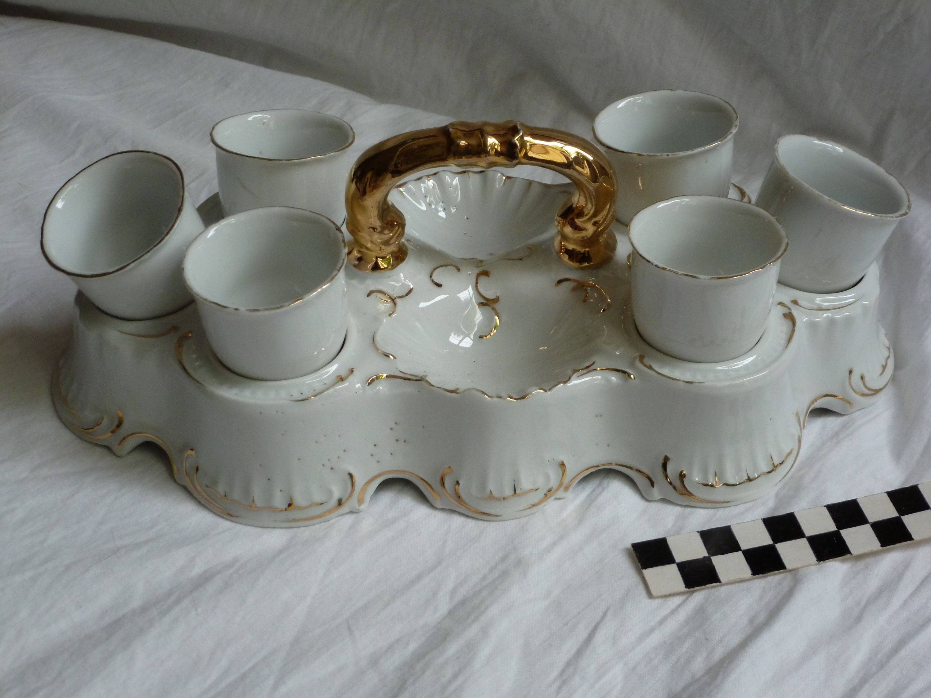 Vends service à œufs en porcelaine fin XIXème siècle