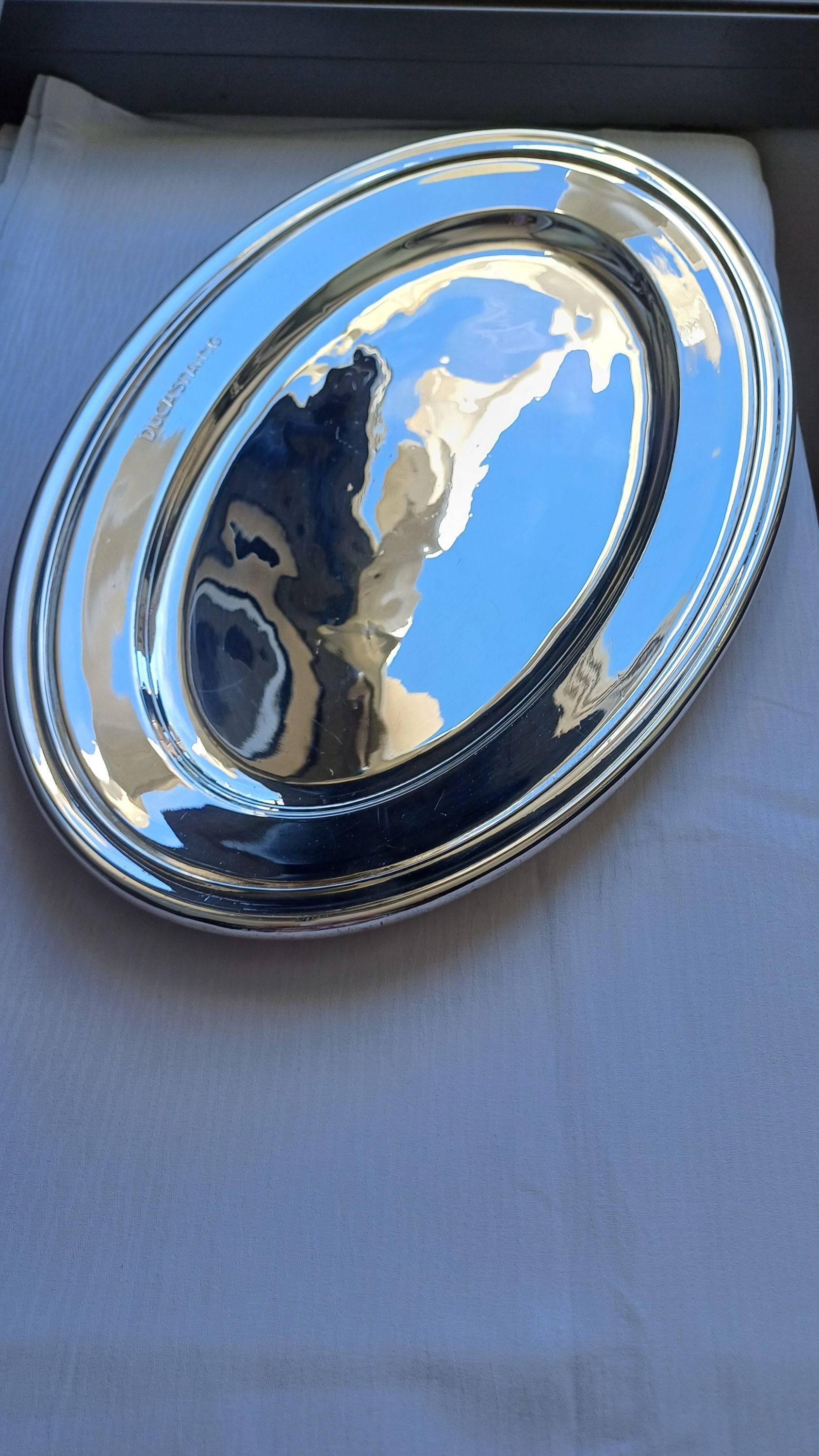 Vends plat de service ovale en métal argenté orfèvre Eugène Potfer