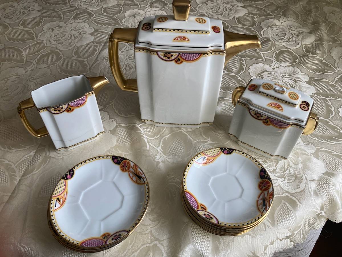 Très jolie cafetière, Art Déco en porcelaine de Limoges