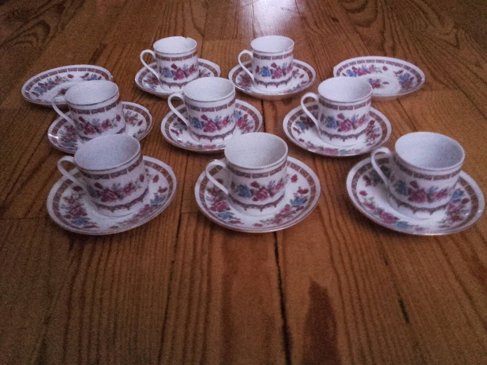 Service à café en porcelaine fleurie 8 tasses/10 soucoupes & sucrier