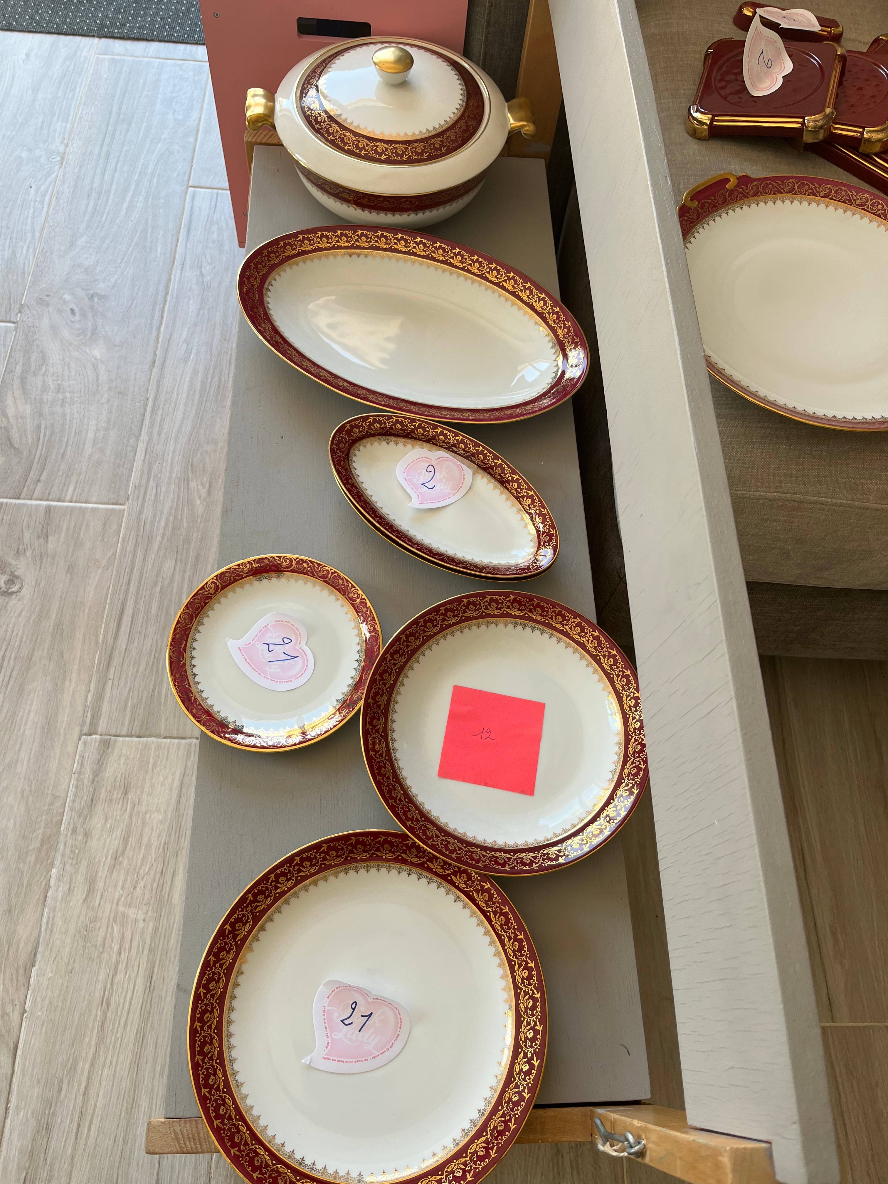 Vends service en porcelaine de Limoges