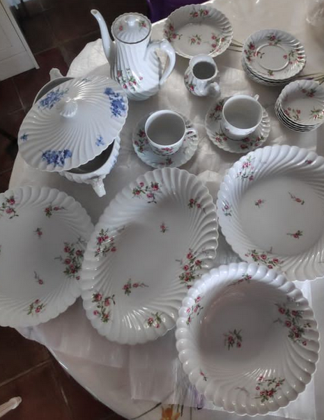 Service en porcelaine de Limoges Haviland