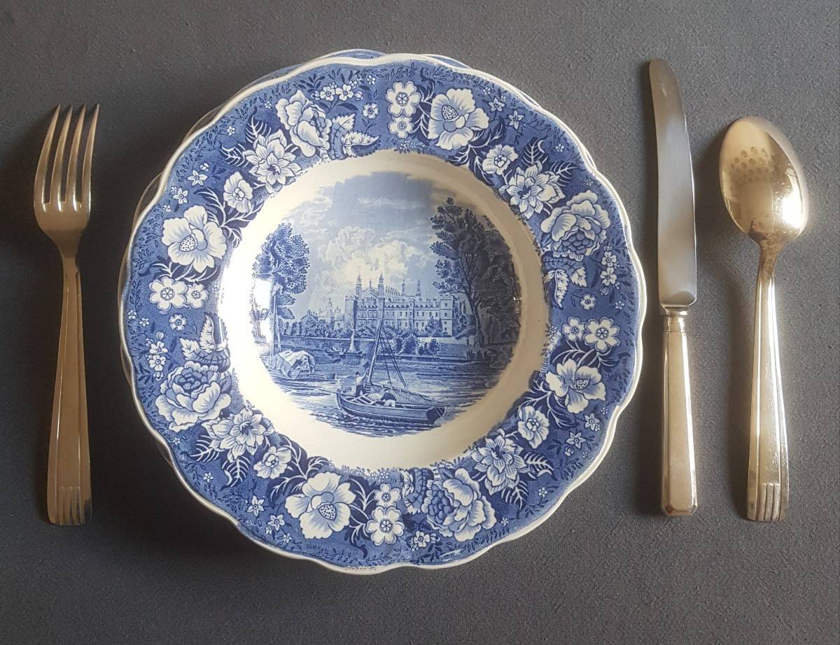 Rare service de table ancien en faïence anglaise signé Palissy England (24 pièces)