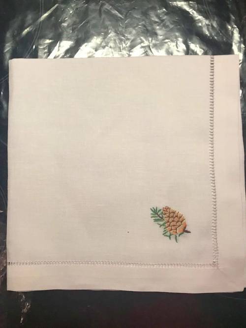 Vends lot de 5 serviettes de table en pur coton brodées main Pomme de pin, idée cadeau fêtes, montagne
