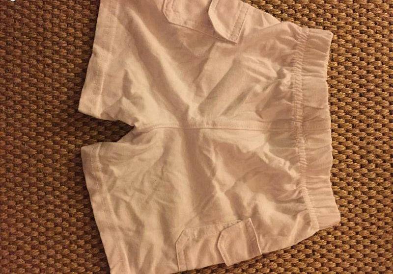 Short blanc neuf, taille 6 mois