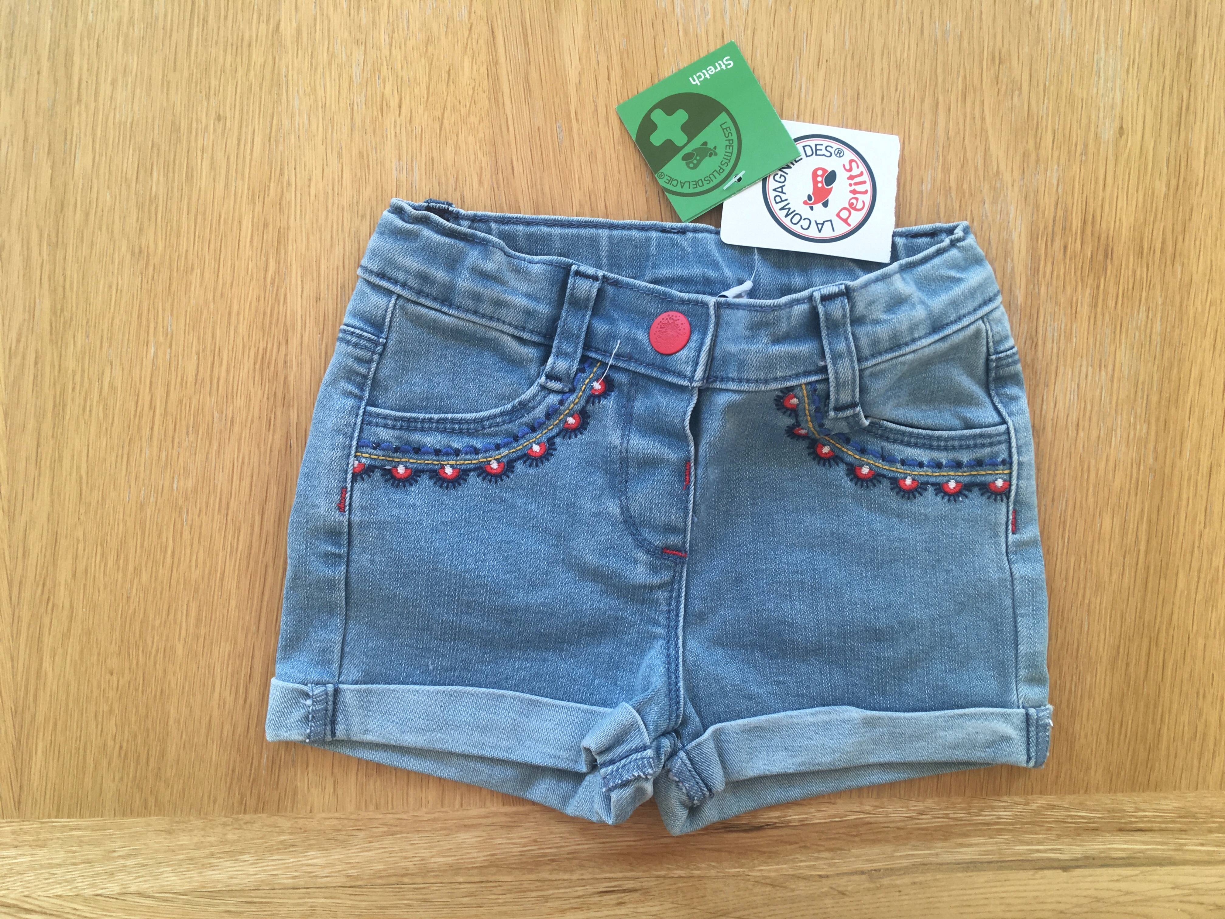 Short jeans stretch, taille 6 mois, neuf