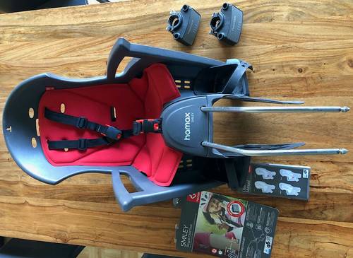 Siège arrière pour enfant de la marque Hamax avec 2 fixations