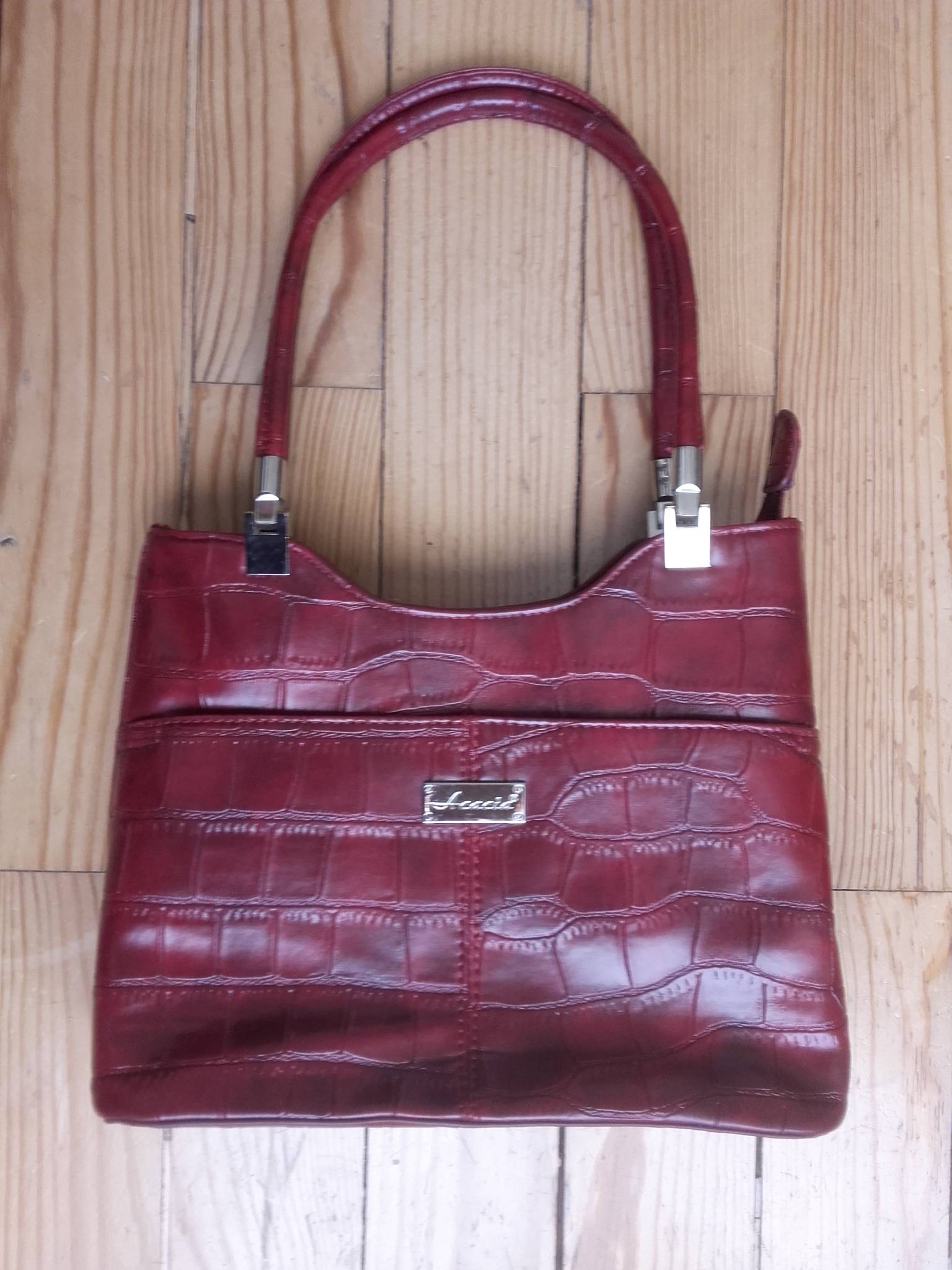 Sac à main en simili cuir « croco » rouge