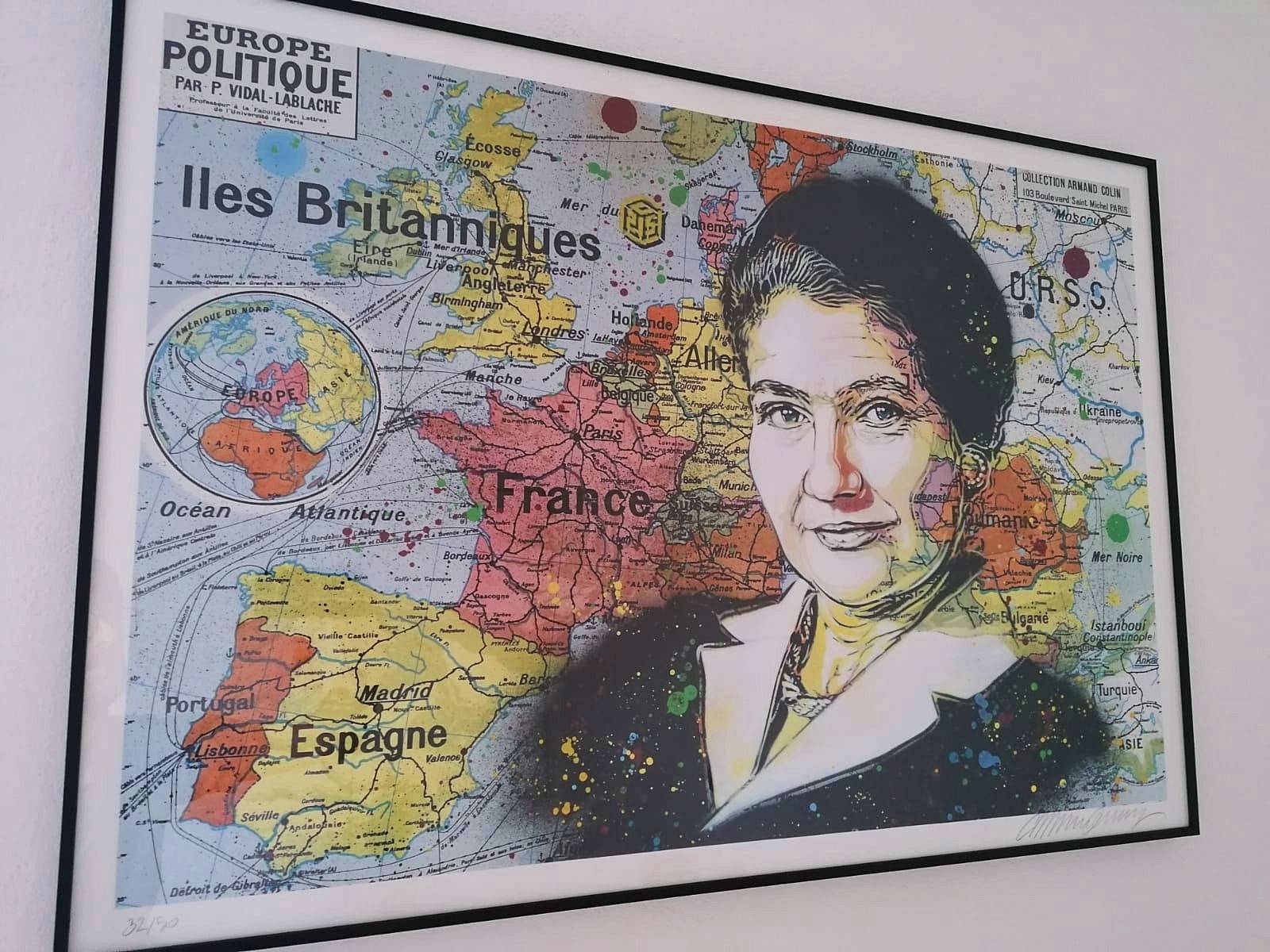 Simone Veil par l’artiste C215 (sur ancienne carte scolaire)
