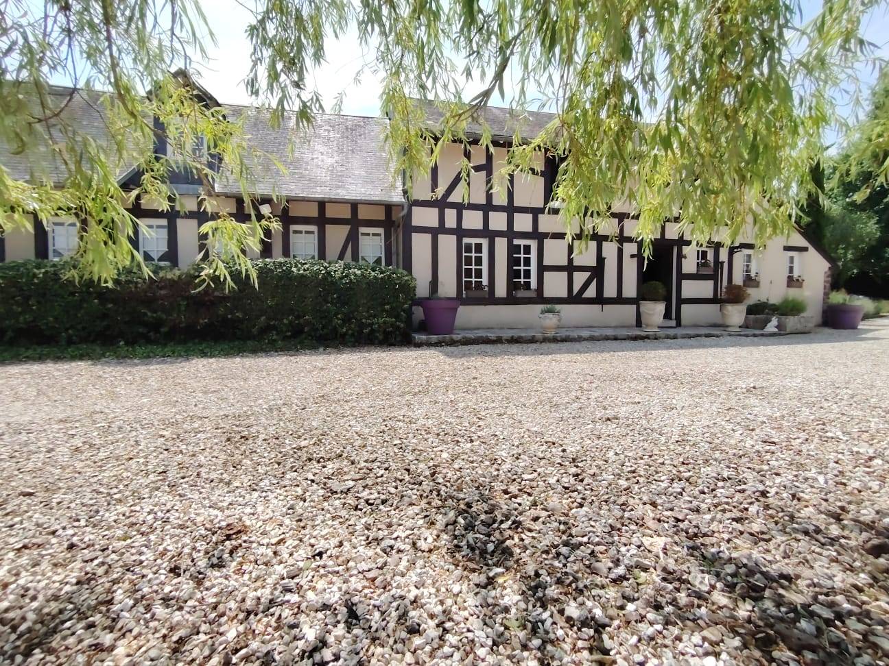 Vends maison de prestige - 400m² - parc clos et arboré de plus de 2 ha