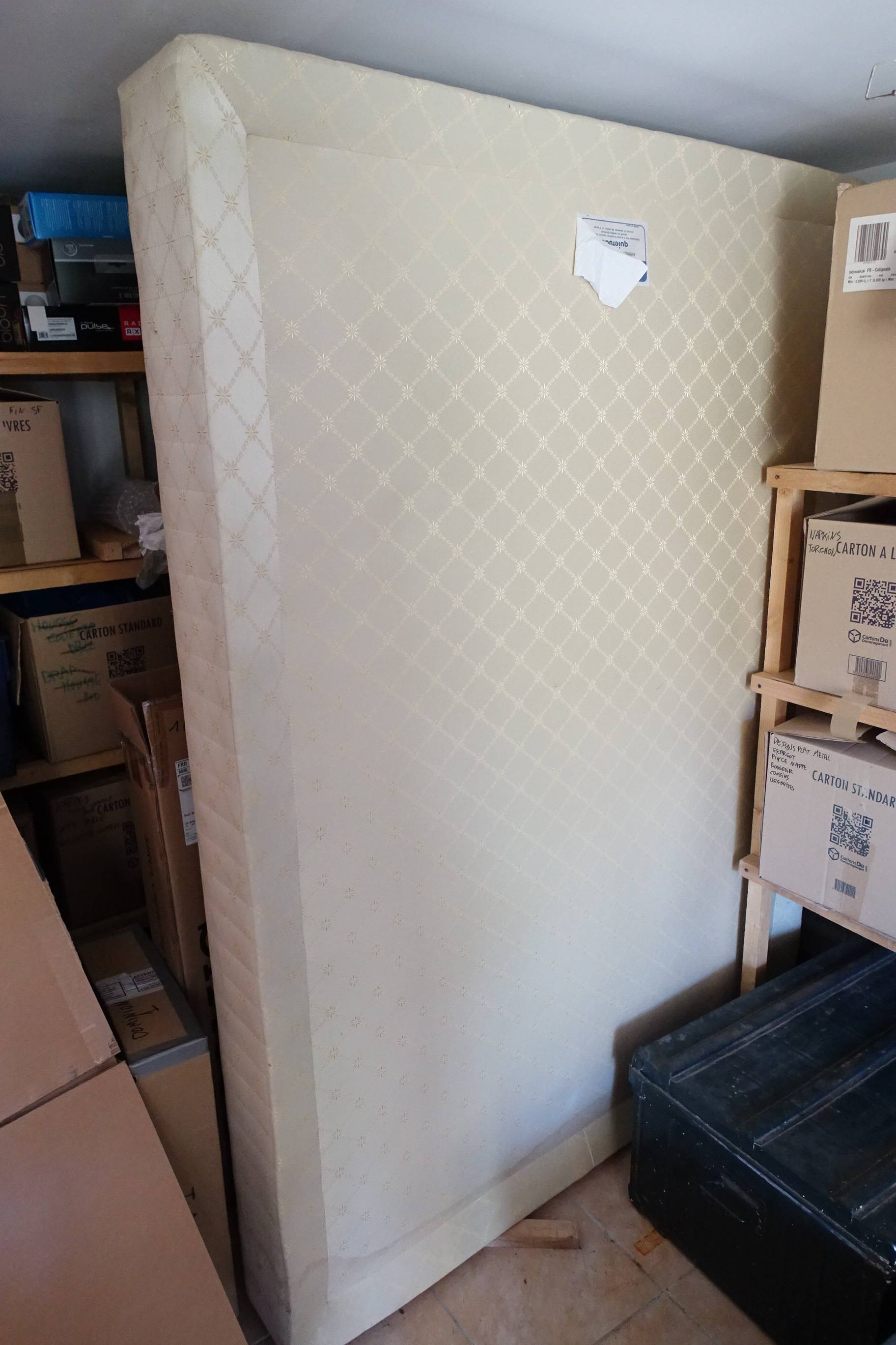 Vends sommier tapissier Quietude Simmons 140x190cm