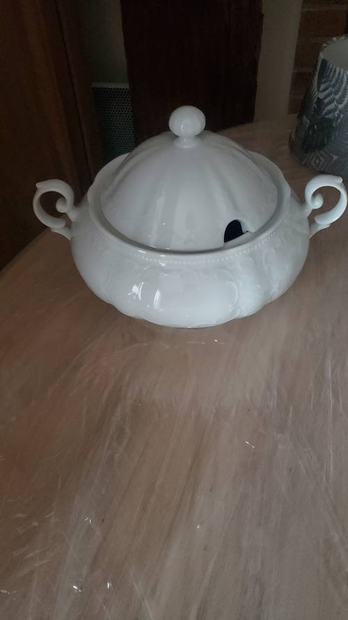 Soupière en porcelaine