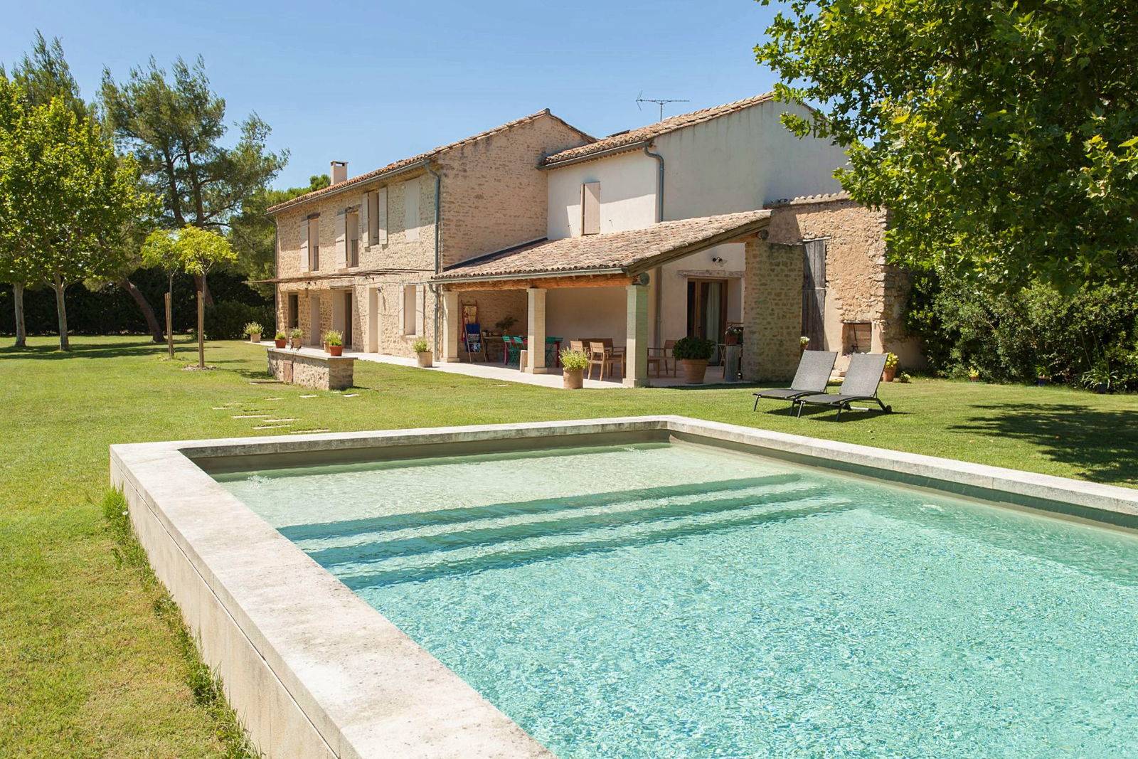 Loue villa spacieuse et calme - 11 couchages - L’Isle-sur-la-Sorgue (84)