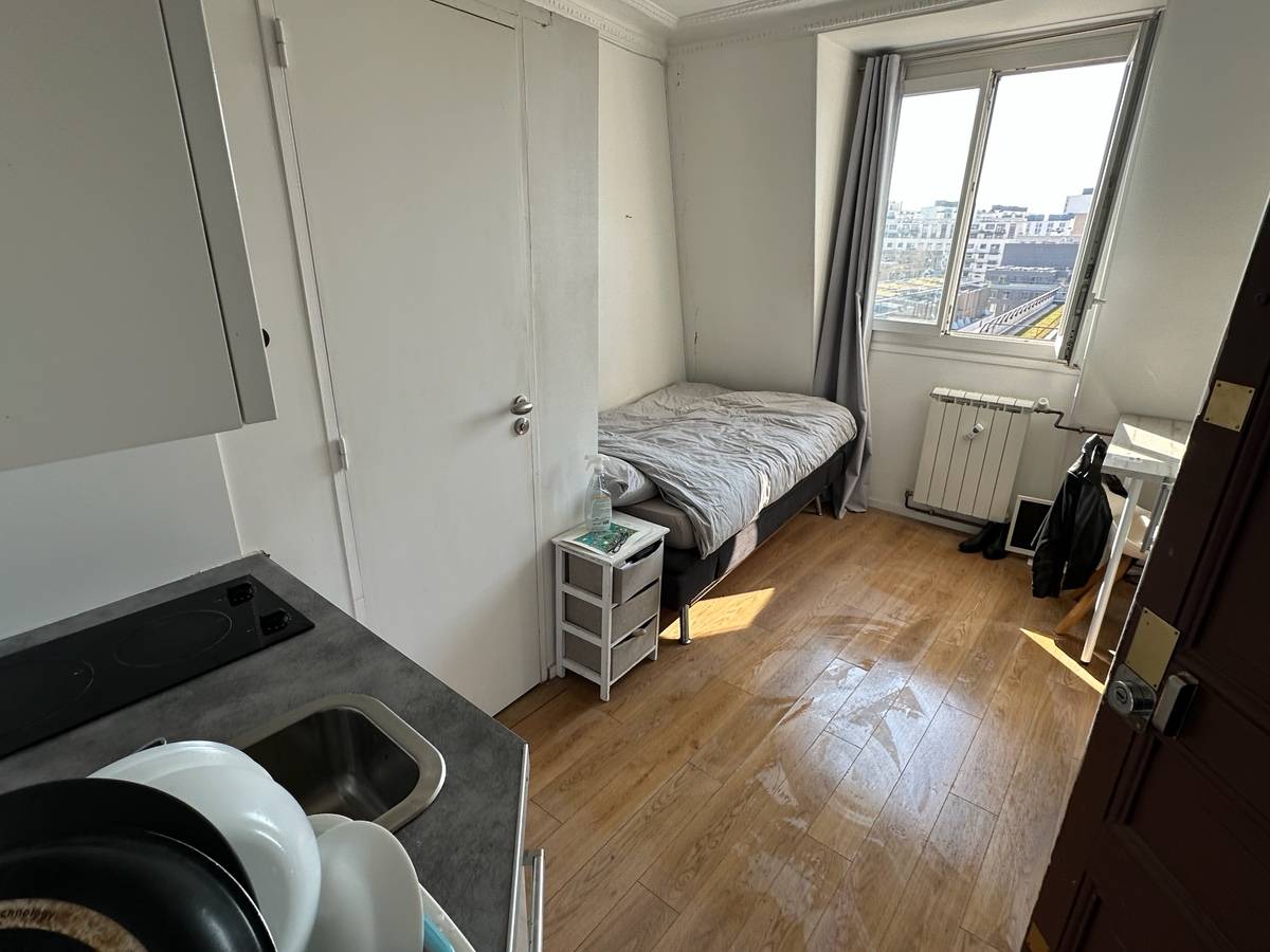 Studette meublée 12m² - Paris 15ème on Gens de Confiance