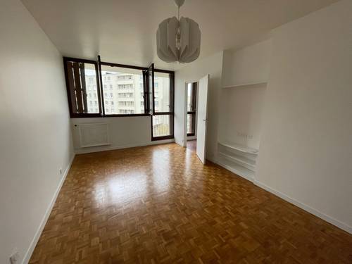 Loue STUDIO en MEUBLE 28m² coeur de ville St Maur des Fossés (94) - refait à neuf