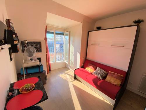 Vends Beau studio de 16.5m² avec balcon - Paris 15ème