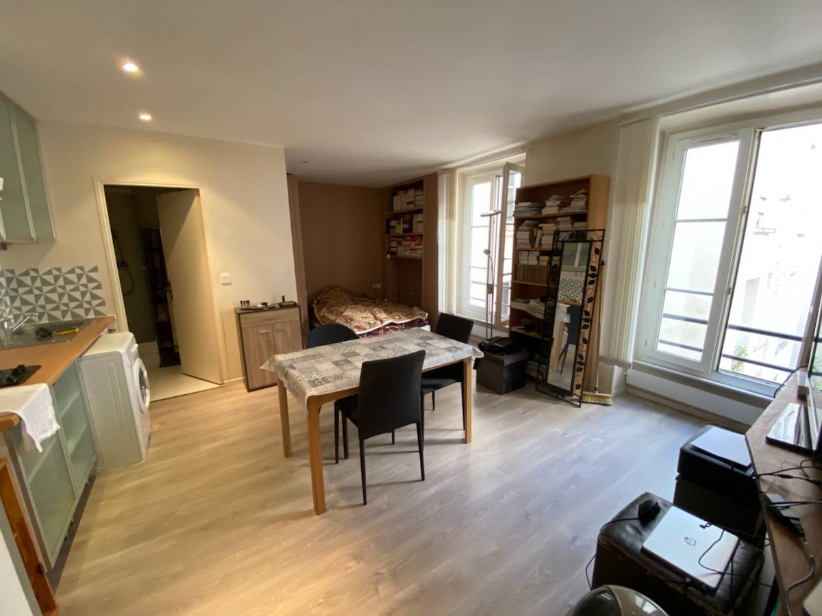 Vends Studio calme vendu occupé - 29m², Paris 18ème