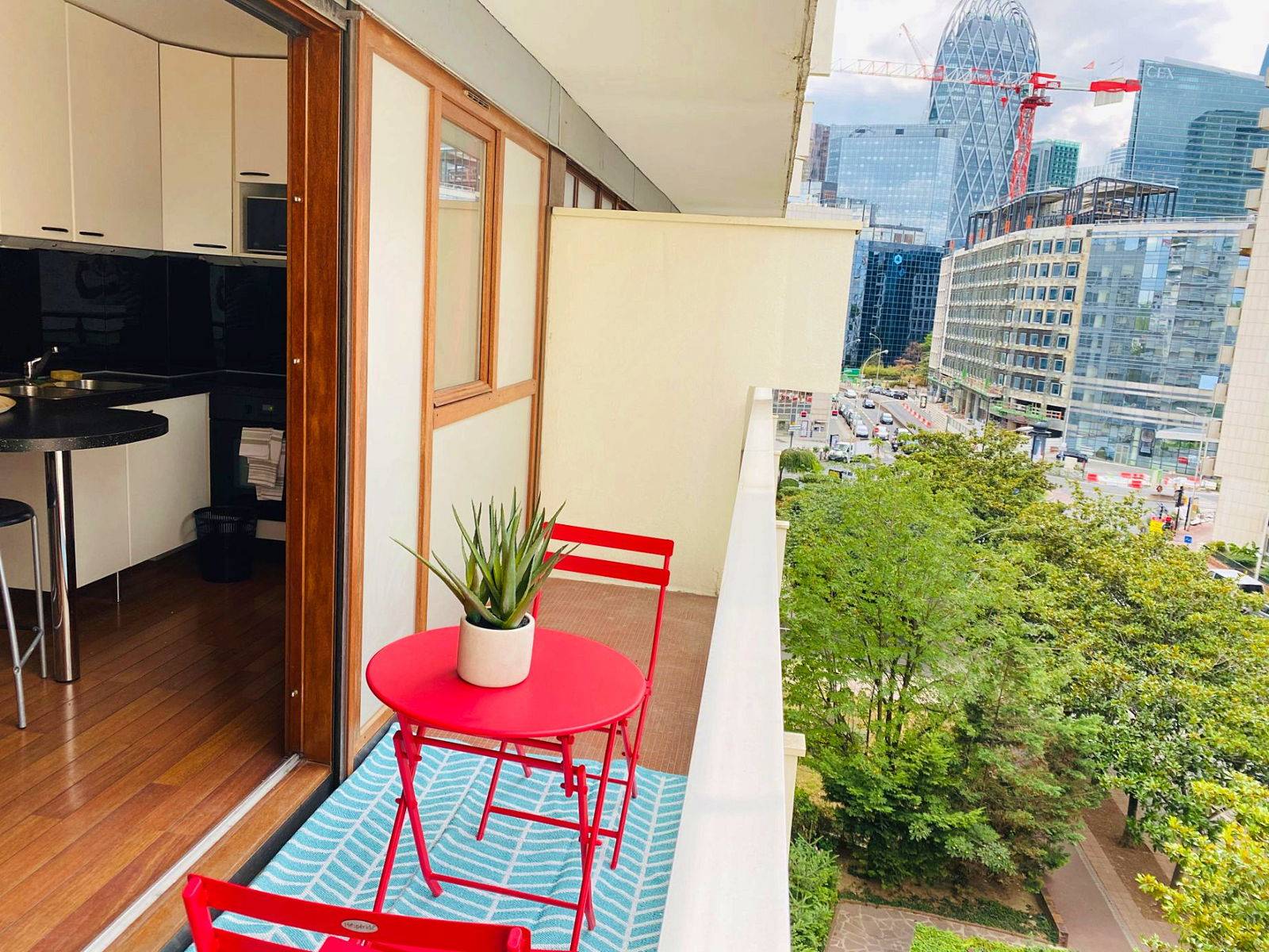Loue studio 30m² avec espace nuit et balcon, 9mn à pied Défense, Courbevoie (92)