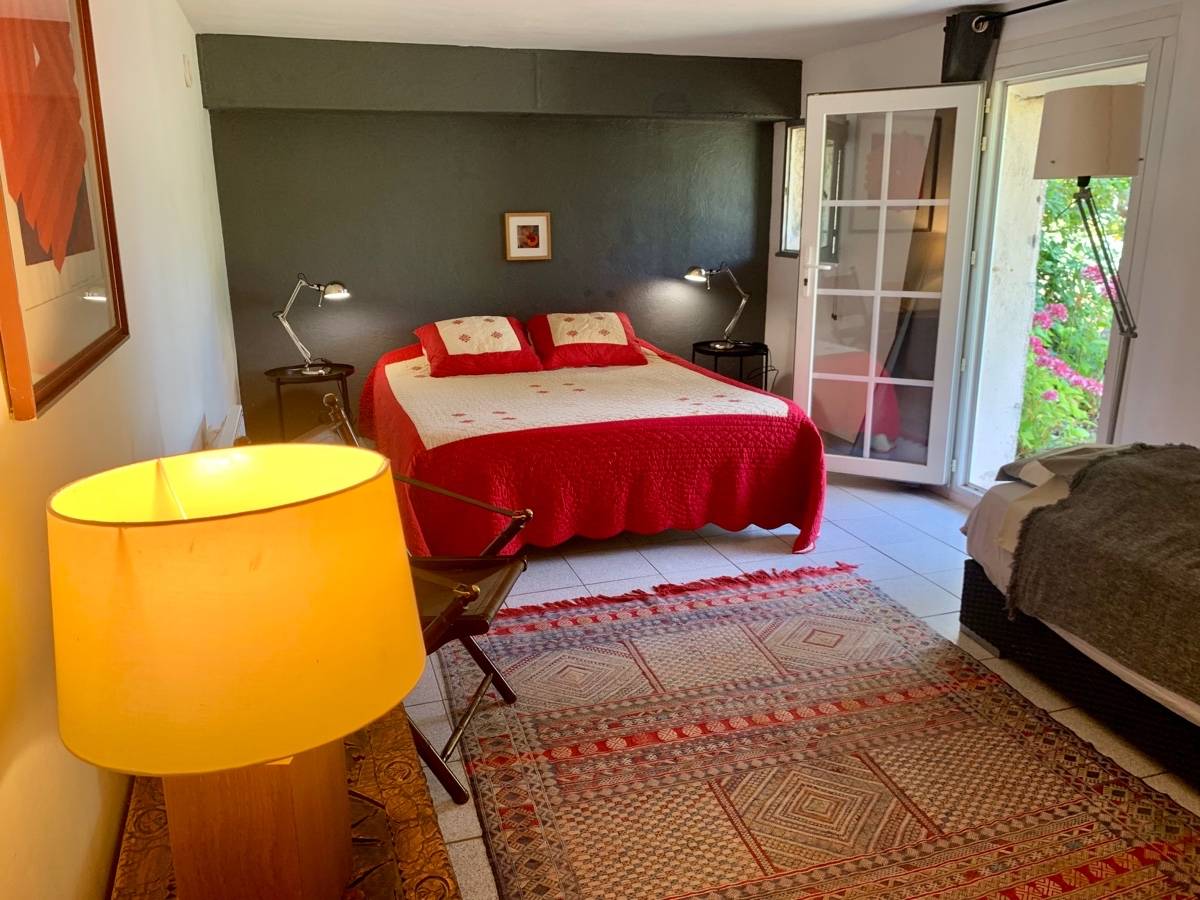 Loue studio étudiant . 25m² - Le Tholonet