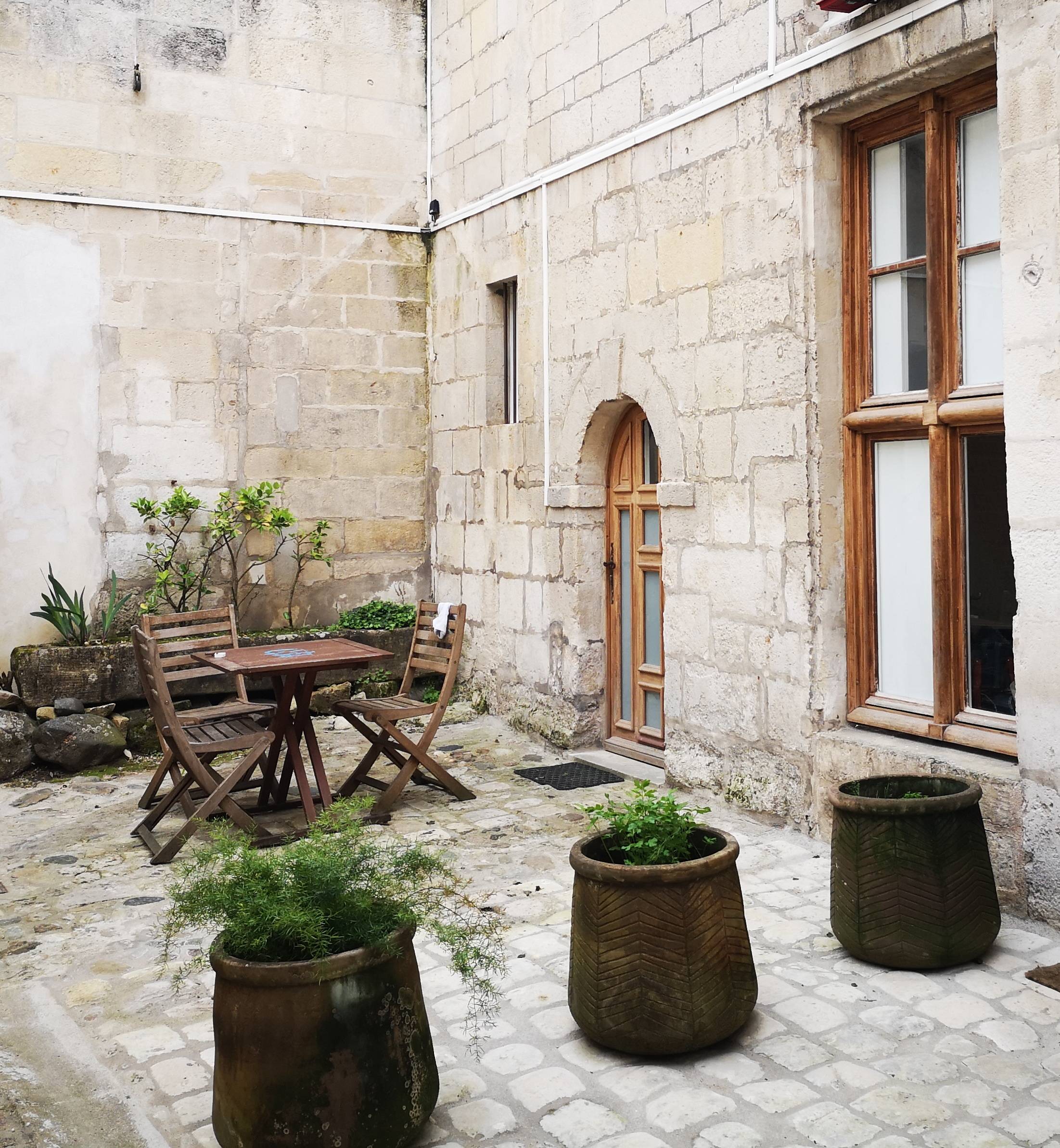 Loue appartement T1bis avec terrasse, hyper centre - 2 couchages - La Rochelle (17)