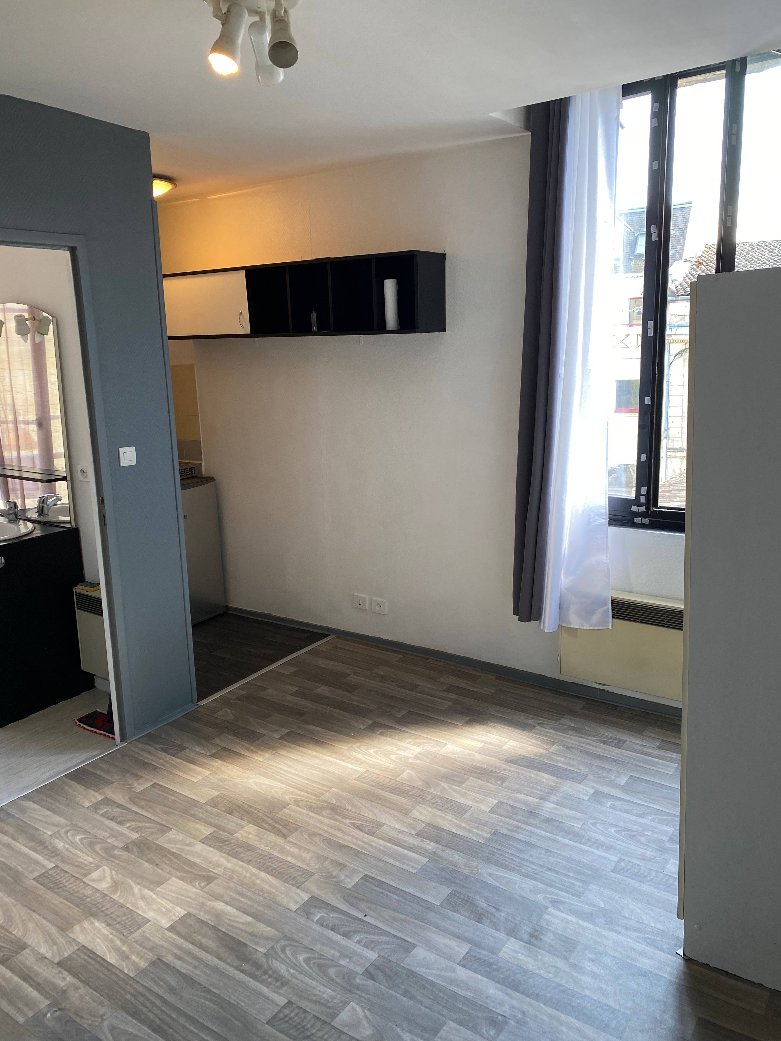 Loue Studio meublé lumineux, secteur Victoire - 17m², Bordeaux (33)
