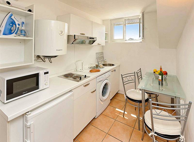 Loue Studio sur Jean-Medecin pour étudiant ou JA