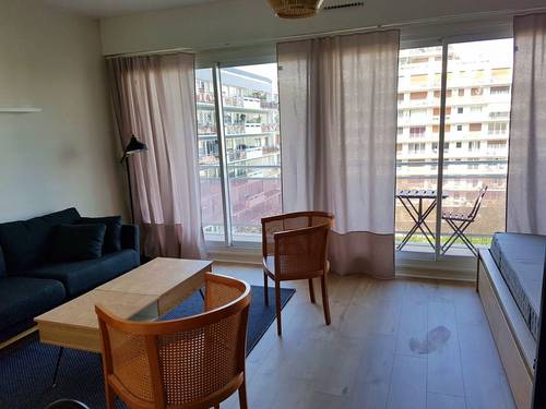 Loue studio meublé 36m² + balcon 9m² + parking (Paris 15) - disponible