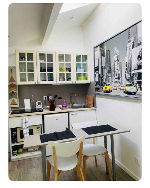 Loue studio meublé climatisé - 30m² - Marseille quartier castellane