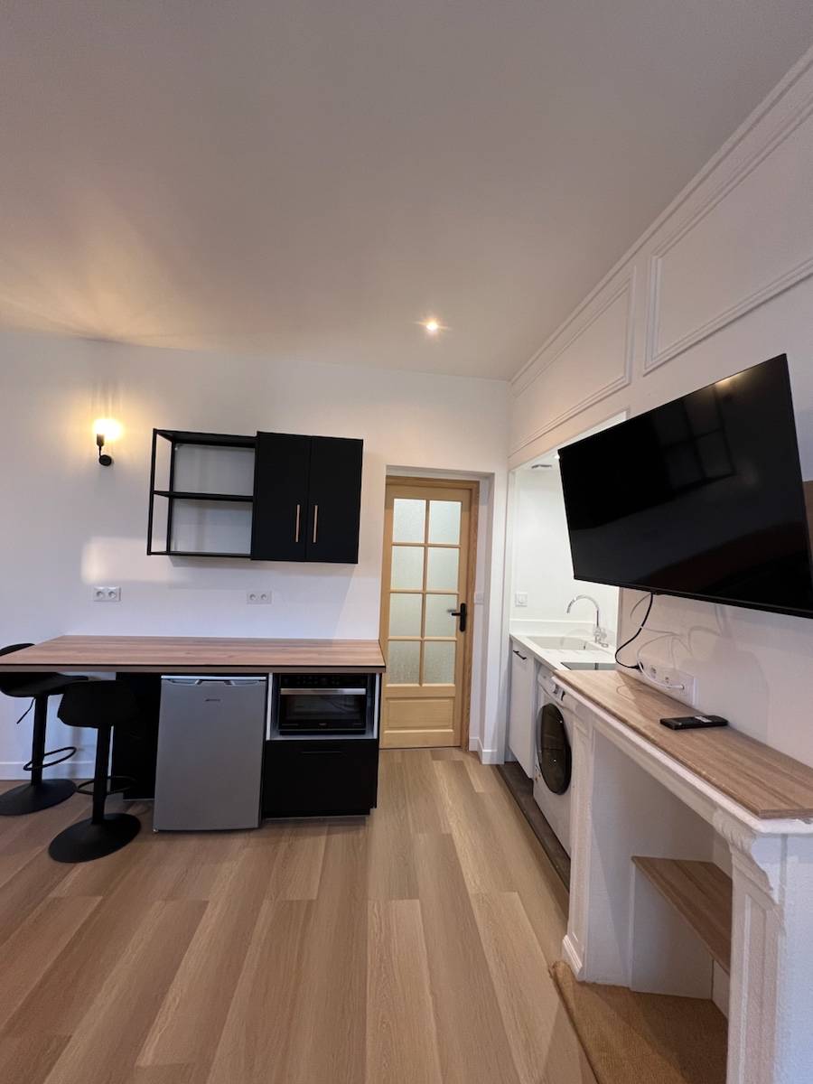 Loue studio meuble entièrement rénové