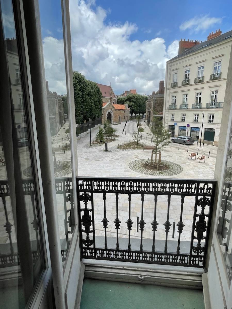Loue studio meublé 30m² Nantes - Bel immeuble ancien face musée Dobrée