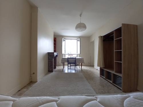 Loue studio meublé Paris XVe - 21m²