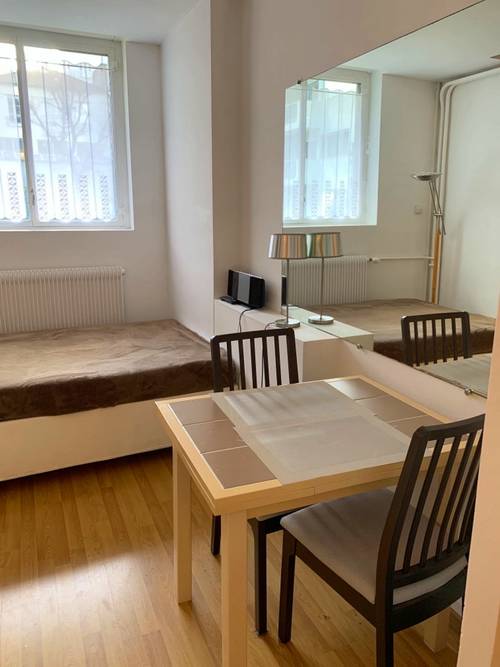 Loue studio meublé ,plein centre,métro, rénové, tout équipé, 17m² - Neuilly (92)