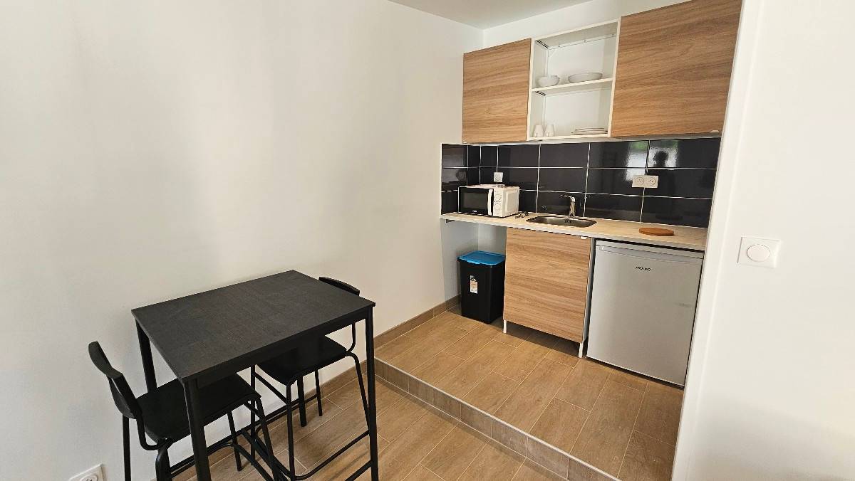 Loue studio meublé rénové - 18m², Caen (14)