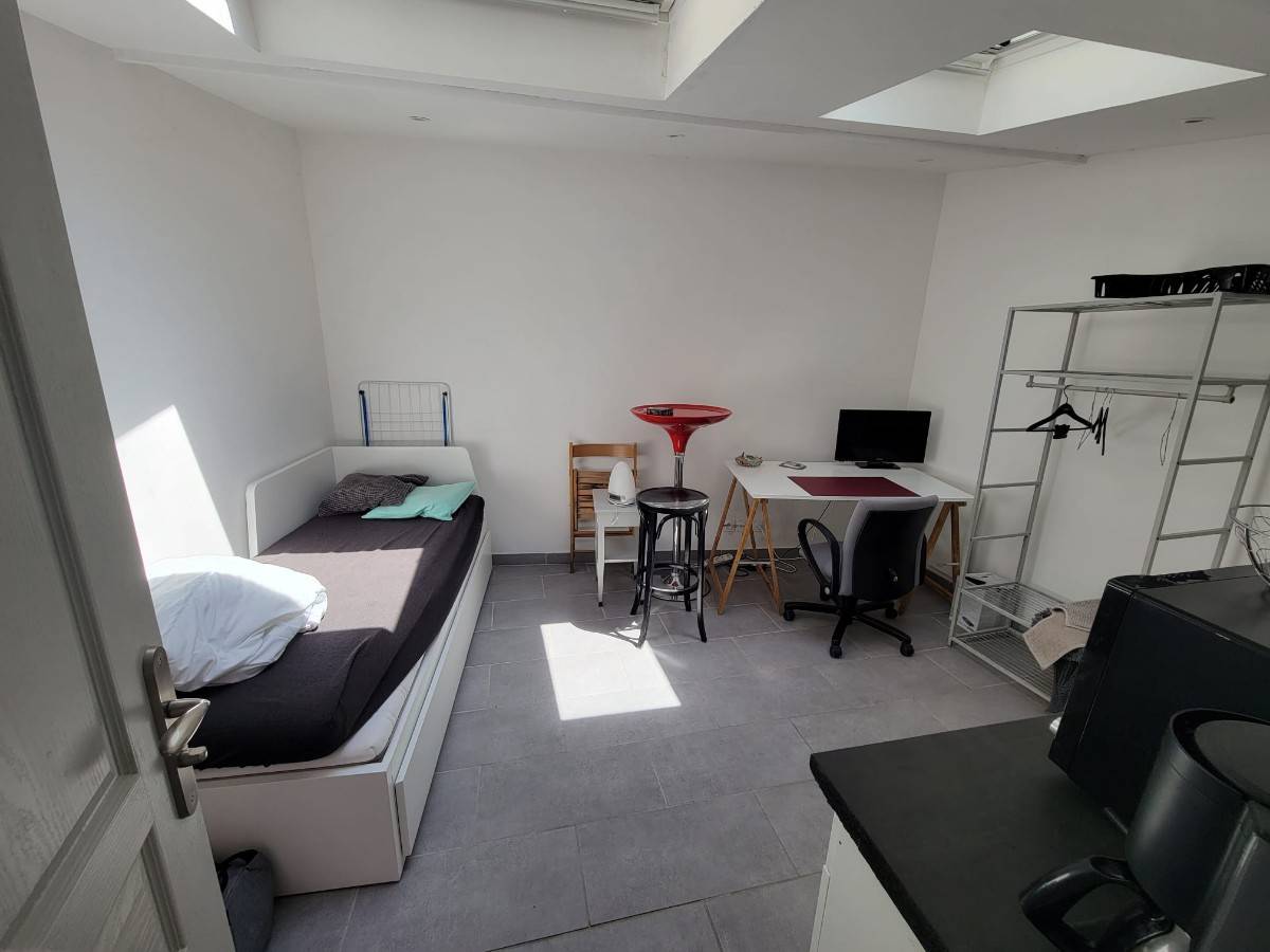Loue studio meublé RDC secteur Saint André (Reims centre)