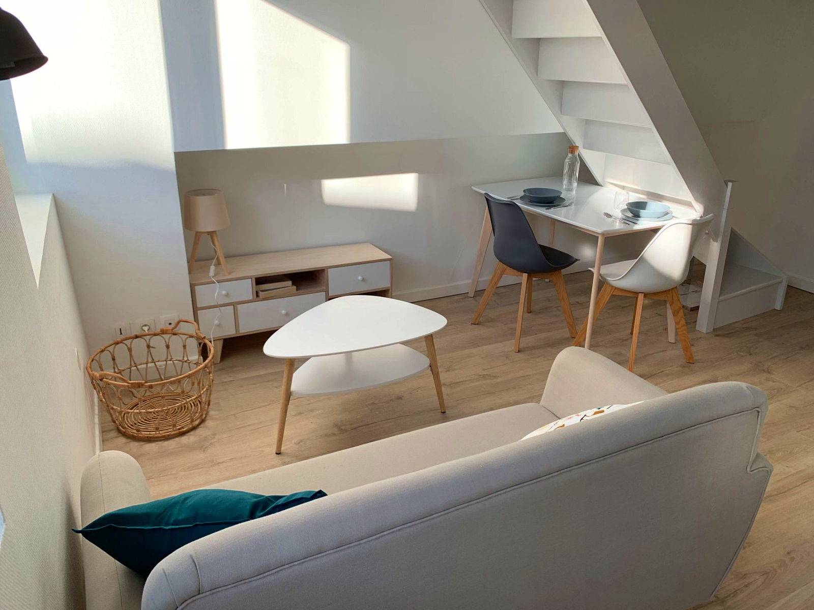 Loue Studio meublé Villeurbanne limite Lyon 6ème - 21m²