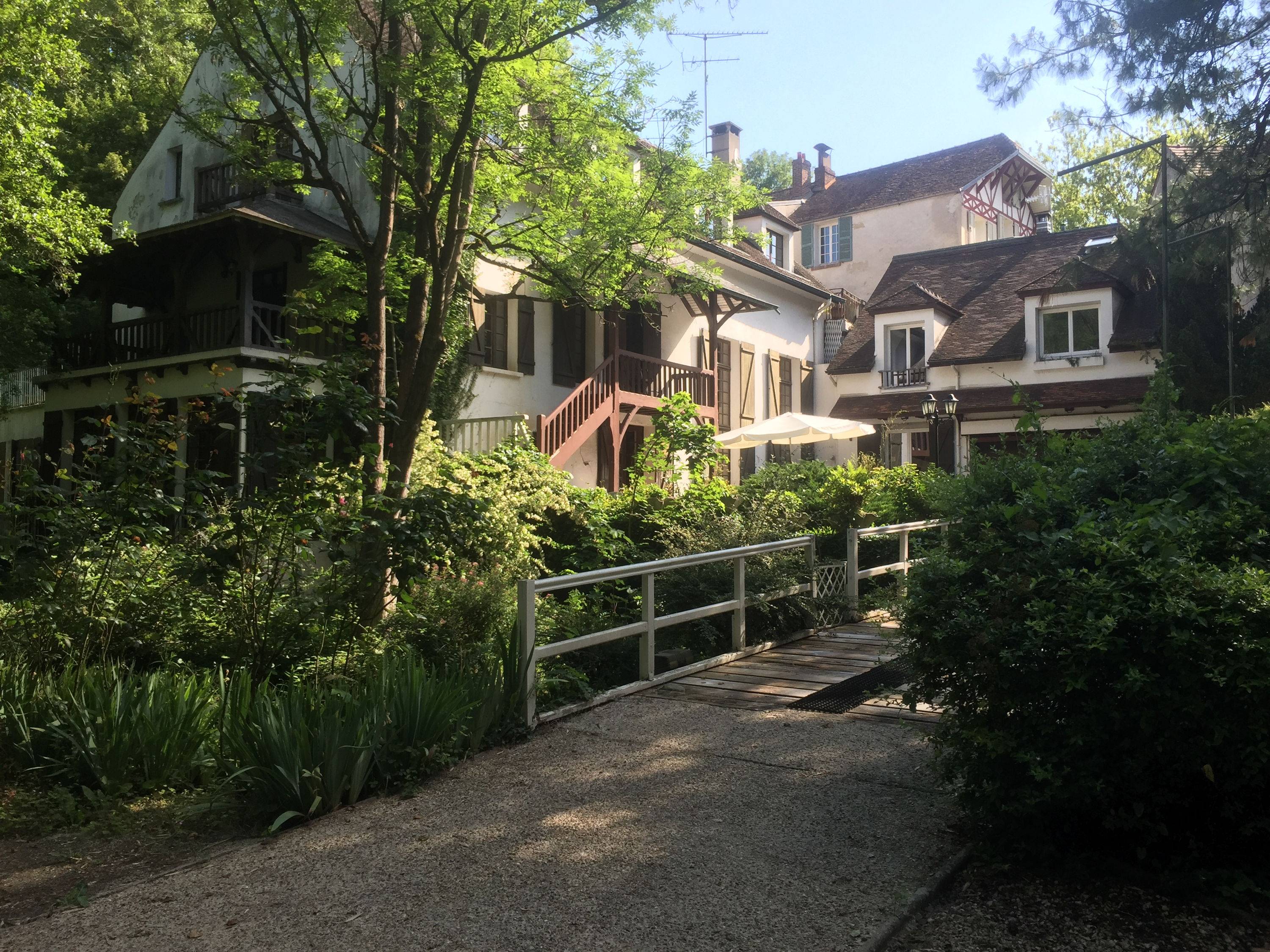 Loue chambre meublée en colocation dans parc à Osny 95520